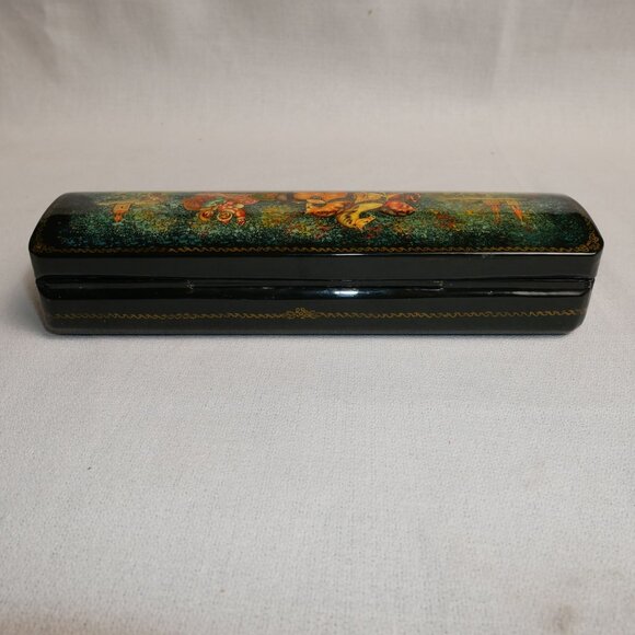Russian Hand-Painted 7x2 Black Lacquer Box With Troika Scene & Red Interior VTG - Picture 5 of 8